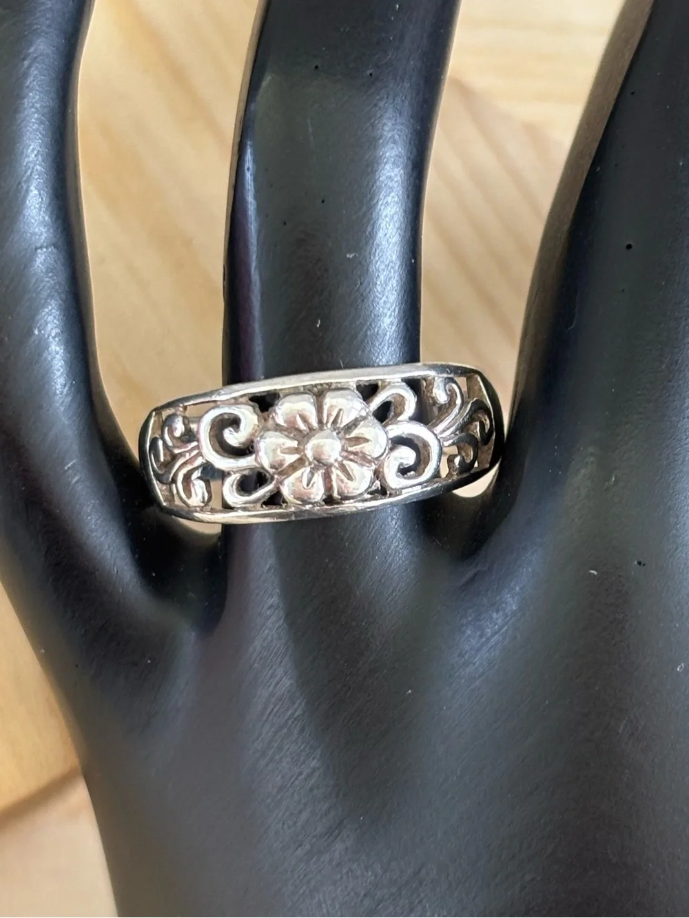 Vintage Sterling Silver Floral Filigree Band Ring 7.5